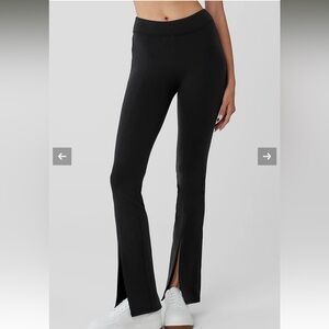 ALO Yoga black high waist rise flutter kick front leggings XXS